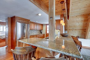 Rustic Truckee Cabin w/ Donner Lake Views!