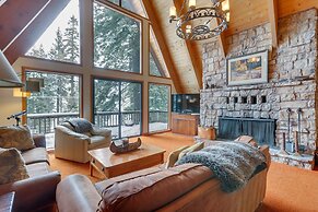 Rustic Truckee Cabin w/ Donner Lake Views!