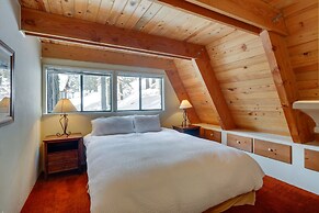 Rustic Truckee Cabin w/ Donner Lake Views!