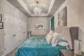 Gorgeous College Station Townhome w/ Patio!
