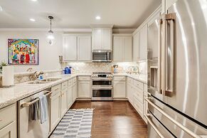 Gorgeous College Station Townhome w/ Patio!
