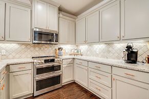 Gorgeous College Station Townhome w/ Patio!