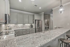 Gorgeous College Station Townhome w/ Patio!