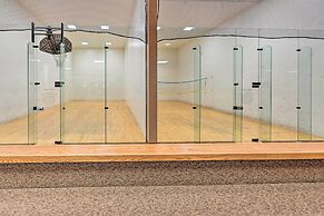 Cozy & Chic Mountain Condo w/ Community Perks