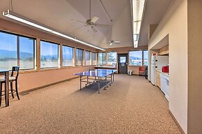 Cozy & Chic Mountain Condo w/ Community Perks