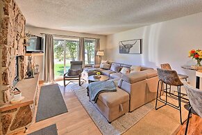 Cozy & Chic Mountain Condo w/ Community Perks
