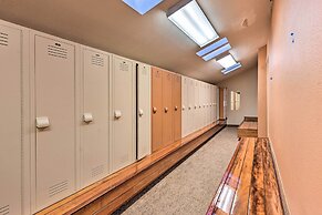 Cozy & Chic Mountain Condo w/ Community Perks