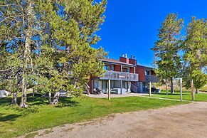 Cozy & Chic Mountain Condo w/ Community Perks