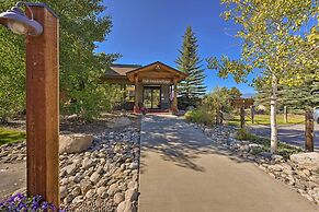 Cozy & Chic Mountain Condo w/ Community Perks