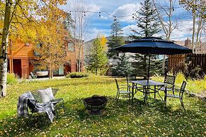 Chic Condo w/ Fireplace: Walk to Main Street!