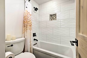 Chic Condo w/ Fireplace: Walk to Main Street!