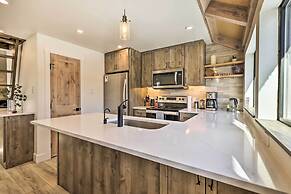 Chic Condo w/ Fireplace: Walk to Main Street!