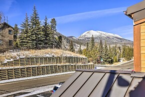 Chic Condo w/ Fireplace: Walk to Main Street!