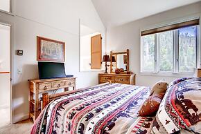 Hot Tub & Grilling Area: Keystone Townhome!