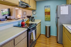 Patio, Grill & Pool Access: Palm Desert Retreat!