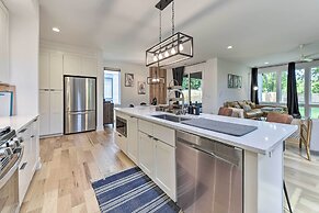 Contemporary Raleigh Home ~ 2 Mi to Downtown!