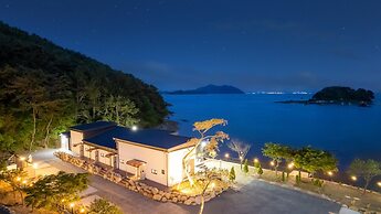 Changwon 055 Poolvilla