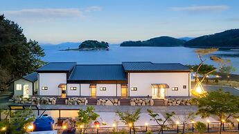 Changwon 055 Poolvilla