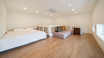 Changwon 055 Poolvilla