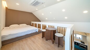 Changwon 055 Poolvilla