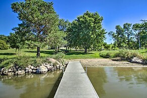 3 Mi to Andes Tower Hills: Lake House w/ Kayaks!