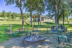 3 Mi to Andes Tower Hills: Lake House w/ Kayaks!