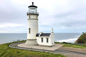 Adorable Downtown Studio - 1 Block to Long Beach!