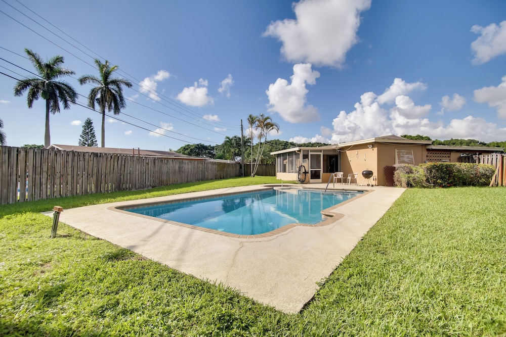 Pets Welcome: Cozy Home w/ Pool in Margate!