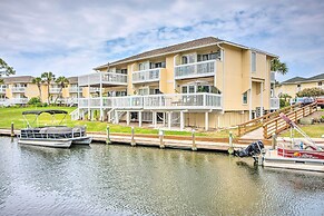 Sandpiper Cove Escape on Canal - Walk to Beach!