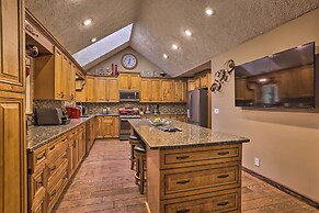 Family-friendly Omaha Oasis ~ 10 Mi to Dtwn!