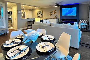 Updated Lake Daze Condo w/ Amazing Pool!