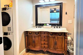 Updated Lake Daze Condo w/ Amazing Pool!