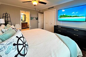 Updated Lake Daze Condo w/ Amazing Pool!