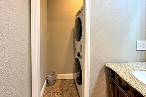 Updated Lake Daze Condo w/ Amazing Pool!