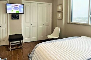 Updated Lake Daze Condo w/ Amazing Pool!