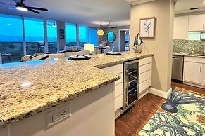 Updated Lake Daze Condo w/ Amazing Pool!