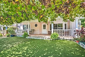 Pasadena Home w/ Grapevine Covered Porch!