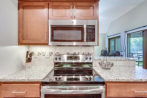 Blissful Kiawah Island Escape: Walk to the Beach!