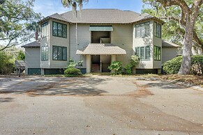 Blissful Kiawah Island Escape: Walk to the Beach!