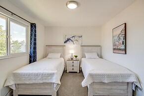 Sleek Family Retreat: 4 Mi to Downtown Reno!