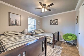 Updated 'blue Door Haus' ~ 1 Mi to Main St!