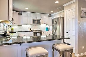 Updated 'blue Door Haus' ~ 1 Mi to Main St!