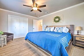 Updated 'blue Door Haus' ~ 1 Mi to Main St!