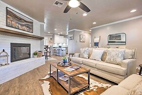 Updated 'blue Door Haus' ~ 1 Mi to Main St!