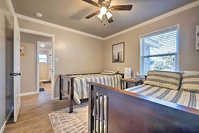 Updated 'blue Door Haus' ~ 1 Mi to Main St!