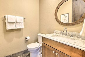 3 Fireplaces & Mtn View: Luxe Home in Breckenridge