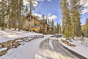 3 Fireplaces & Mtn View: Luxe Home in Breckenridge