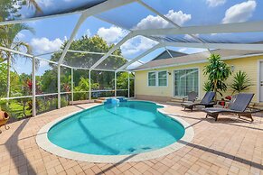 Alluring Largo Hideaway ~ 4 Miles to Beaches!