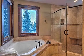 Blue River Home w/ Hot Tub, 6 Mi to Skiing!