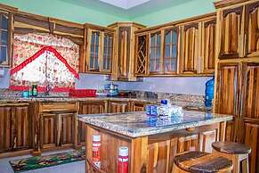 The Hamilton's Nature Villa